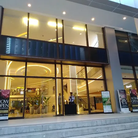 The Peak Tower In Heart Of Makati Cbd Hotel